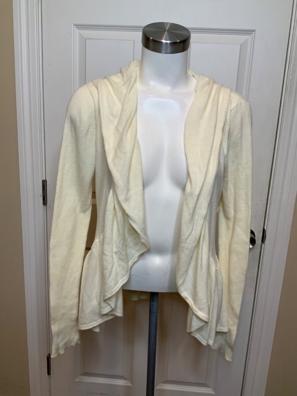 Guinevere Anthropologie Cream Thin Knit Open Front Cardigan, Size M